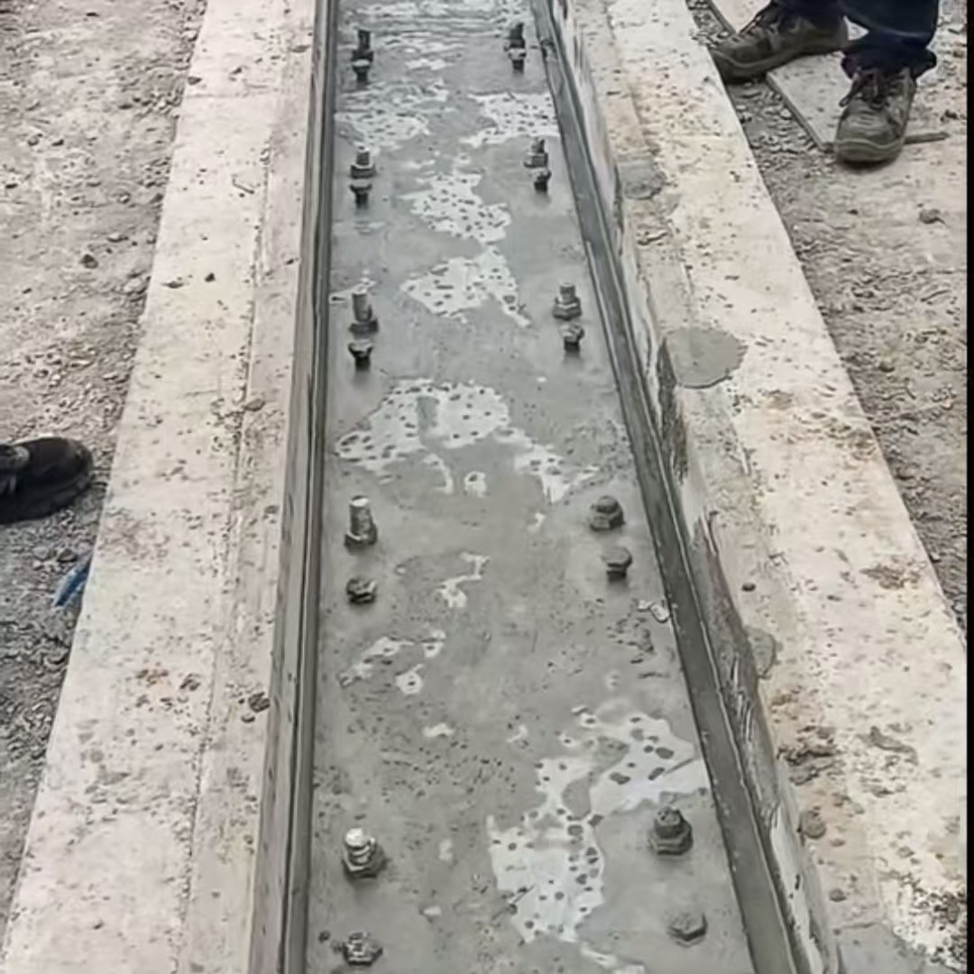 张家口港口码头起重机龙门吊重型机械设备稳固用早强快凝轨道胶泥
